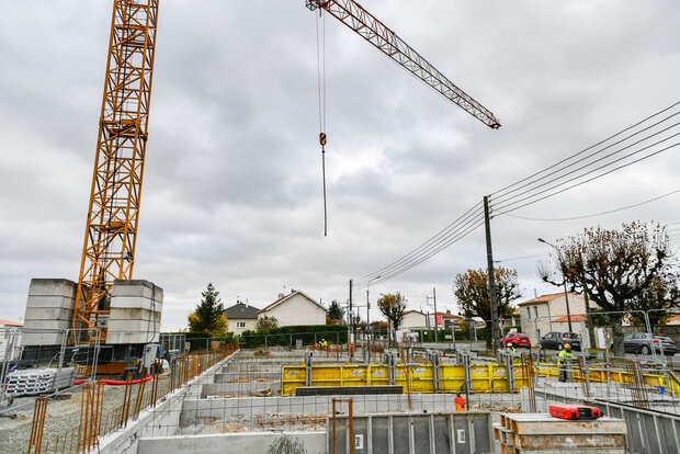 Pose de la 1ere pierre d'une future residence etudiante