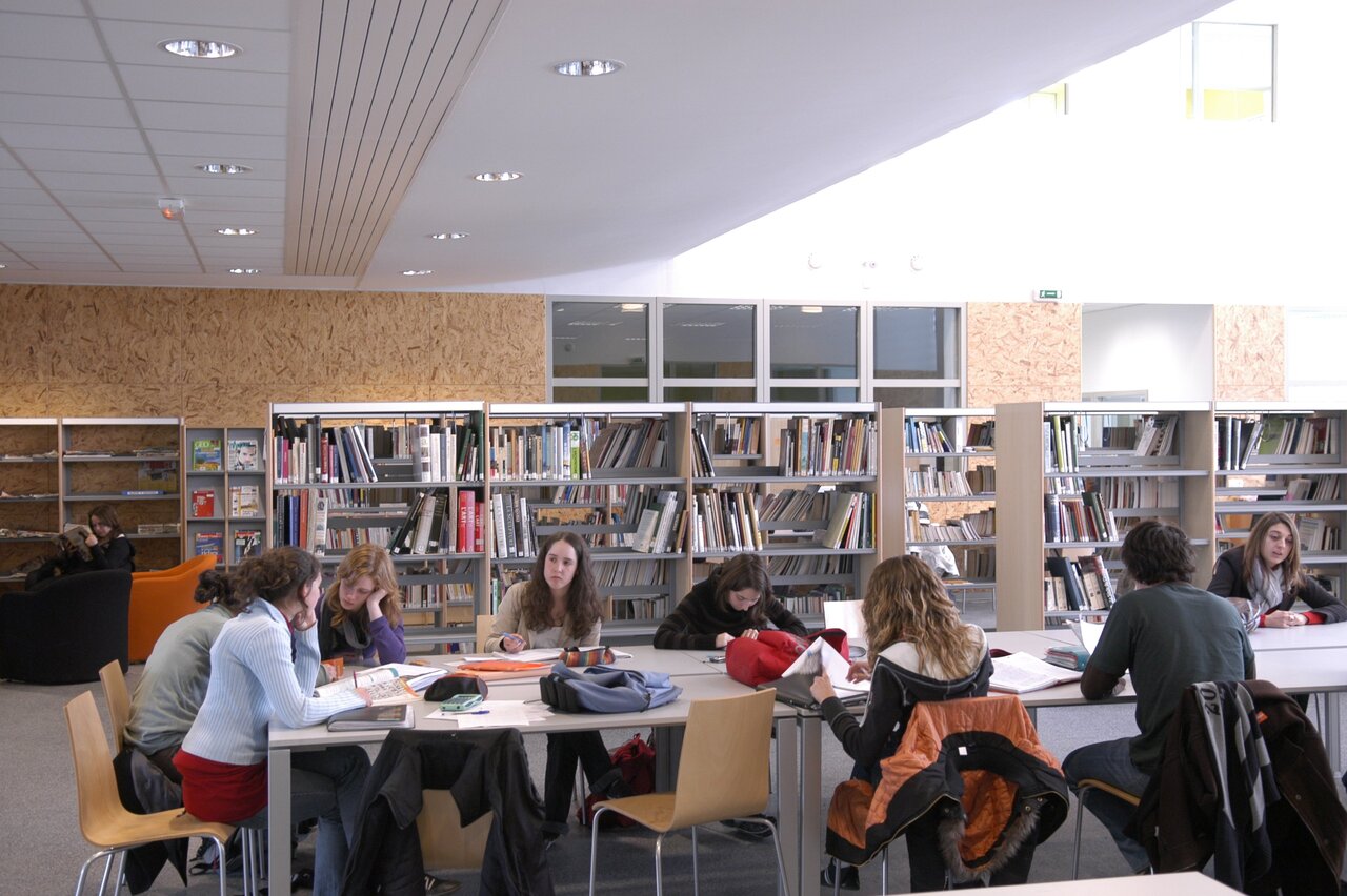 Lycée Paul Guérin  © Bruno Derbord
