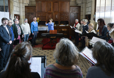 Ensemble vocal ORIANA  en repetition portrait de Doriane Charron cheffe de ch?ur